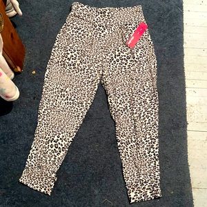 Leopard print leggings